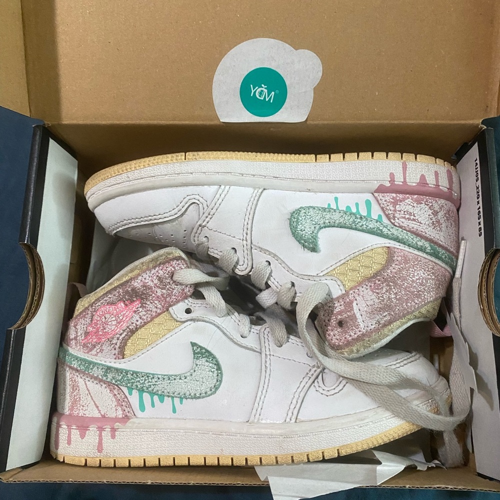 Jordan 1 mid